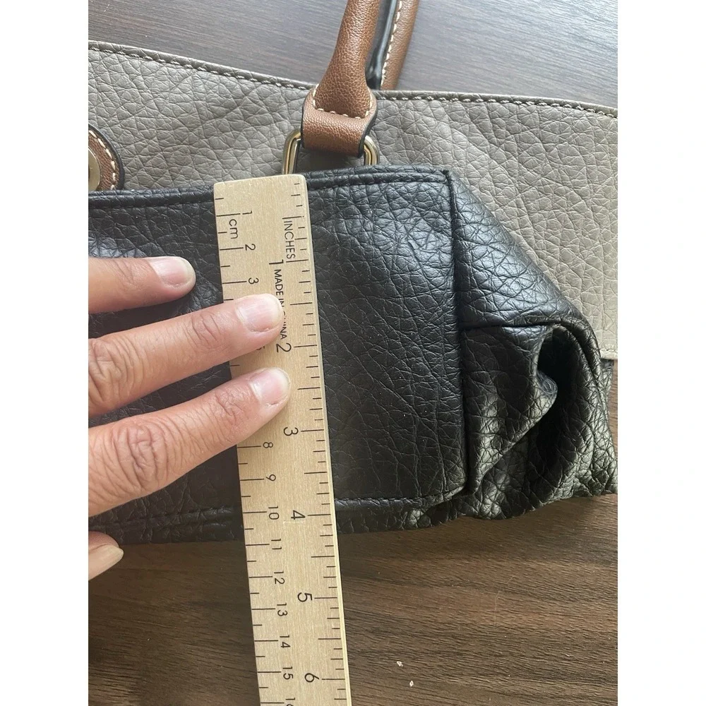 CL Carryland Tan & Black Satchel Purse Bag 3 Int Compartments 2 Ext Zip 2 Handle